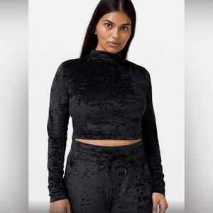 LULULEMON ALL ALIGNED MOCK NECK LS CRUSHED VELVET CROP TOP SIZE 6